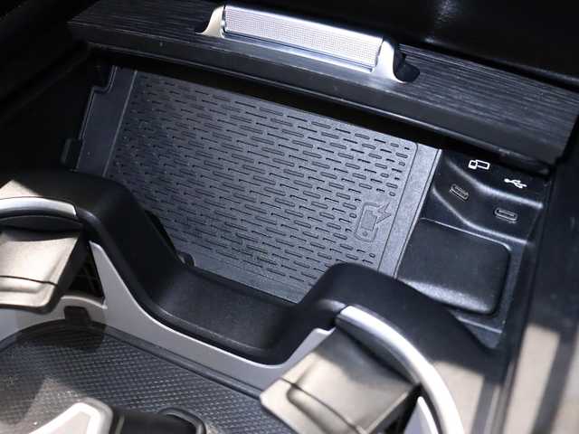 メルセデス・ベンツ ＧＬＥ４００ｄ 4MATIC クーペ スポーツ 静岡県 2020(令2)年 4万km オブシディアンブラック サンルーフ /衝突軽減ブレーキ　/レザーエクスクルーシブパッケージ　/エアバランスパッケージ　/ブルメスターサウンド　/ＡＣＣ　/シートキネティクス　/ＤＳＲ　/ワイヤレス充電　/パドルシフト　/電動リアゲート　/ＥＴＣ/ドラレコ/アンビエントライト