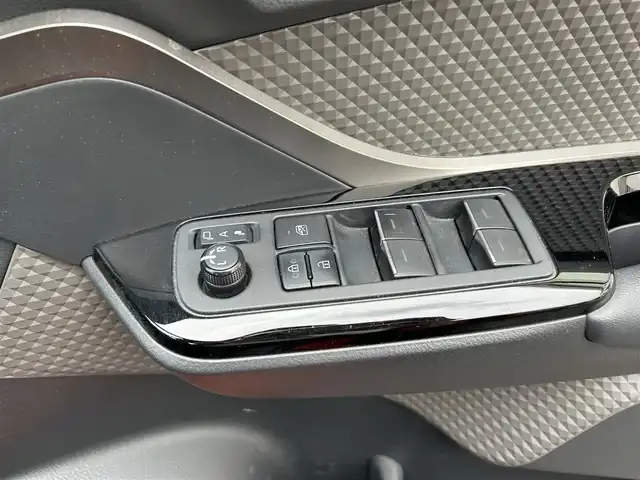 トヨタ Ｃ－ＨＲ G 愛知県 2020(令2)年 9万km オレンジM ワンオーナー/バックカメラ/純正ETC/純正エアロパーツ/純正SDナビ/Bluetooth//USB再生/スマートフォン連携/社外ドライブレコーダー前後/クルーズコントロール/レーンキープアシスト/前後コーナーセンサー/ABS/盗難防止装置/ヒートシーターD＋N席/カーテンエアバック/純正フロアマット/社外アルミホイール/エンジンスタートボタン/スマートキー/保証書/取扱説明書