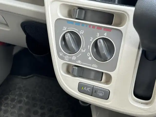 ダイハツ ムーヴ L SAⅡ 静岡県 2017(平29)年 4.5万km ホワイト スマートアシスト２/ケンウッド７型メモリナビ/ＣＤ再/ＢＴオーディオ/アイドリングストップ/アームレスト/ベンチシート/ドアバイザー/リモコンキー/キーレス/ヘッドライトレベライザー/パワーウィンドウ