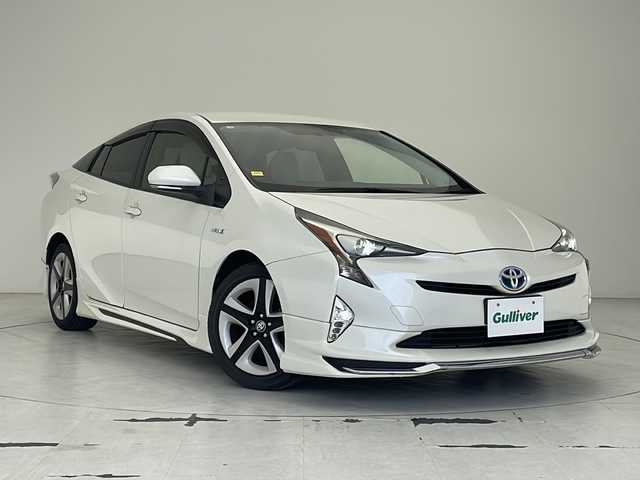 トヨタ プリウス S ツーリングセレクション 沖縄県 2016(平28)年 6万km ホワイトパールクリスタルシャイン 純正ナビ（NSZN-W64T）/フルセグTV/DVD/CD/bluetooth/ETC/バックカメラ/LEDヘッドライト/レザーシート/シートヒーター/エアロパーツ/スマートキー/スペアキー/純正17インチアルミホイール/電動格納ミラー