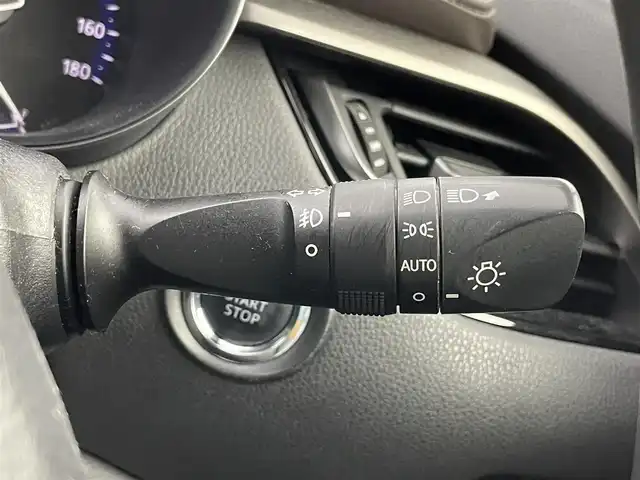 トヨタ Ｃ－ＨＲ G－T 埼玉県 2017(平29)年 4.5万km ホワイトパールクリスタルシャイン 純正ナビ　バックカメラ　ＢＳＭ　レーダークルーズコントロール　ビルトインＥＴＣ　シートヒーター　ドライブレコーダー　ハーフレザー　純正アルミホイール　コーナーセンサー　ＬＥＤライト　地デジＴＶ