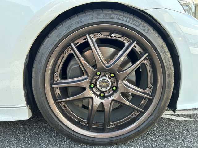 レクサス ＩＳ 300h Fスポーツ 埼玉県 2013(平25)年 9万km ホワイトノーヴァガラスフレーク フルセグテレビ/クルーズコントロール/ETC/メモリナビ/バックカメラ/サンルーフ/プッシュスタート/パワーシート/ABS/横滑り防止装置/レザーシート/オートライト/純正フロアマット/ドライブレコーダー/衝突被害軽減ブレーキ/Bluetooth接続/DVD再生/AAC/PW/PS/取扱説明書/保証書/シートヒーター/ブラインドスポットモニター