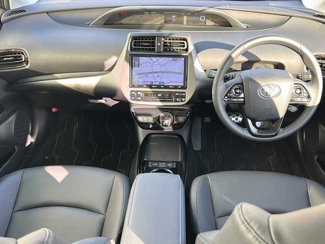 トヨタ プリウス S ツーリングセレ ブラックED 福岡県 2022(令4)年 2.8万km プレシャスブラックパール 純ナビ9インチ(AM/FM/DVD/TV/BT)/アラウンドビューモニター/バックカメラ/トヨタセーフティセンス/社外前後ドラレコ(TZ-DR210)/ビルトインETC/TVキャンセラー/D席＋N席シートヒーター/前後コーナーセンサー/合皮レザーシート/専用LEDヘッドライト＆フォグランプ/専用LEDアクセサリーランプ/専用17インチアルミホイール/ブラック塗装センターピラーガーニッシュ