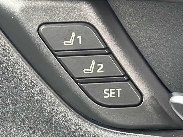 トヨタ プリウス Z 福島県 2024(令6)年 0.7万km グレー ワンオーナー　フルセグTV　　メーカー純正ナビ　ETC　純正AW　クルコン追従　全方位カメラ　衝突軽減　車両脱線　プッシュスタート　ステアリングスイッチ　純正フロアマット　メモリーシート　シートヒーター　パワーバックドア　ステアリングヒーター　デジタルインナーミラー