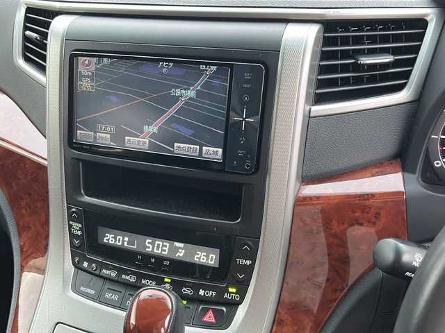 トヨタ ヴェルファイア 2．4Z プラチナセレクションⅡ 富山県 2011(平23)年 9.8万km ブラック ワンオーナー/４WD/両側パワースライドドア/スマートキー/純正メモリーナビ（NSZT-W60）/純正フリップダウンモニター/DVD/MSV/フルセグTV/バックカメラ/ビルトインETC/前後ドラレコ/純正１８インチAW/HIDヘッドライト/フォグ/クリアランスソナー/オットマンシート/電格ウィンカーミラー/木目・革巻きステアリング/ステアリングスイッチ/純正ドアバイザー/純正フロアマット/プッシュスタート/保証書・取説