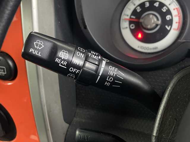 トヨタ ＦＪクルーザー 埼玉県 2014(平26)年 10.9万km オレンジ/ホワイト 社外ナビ/　（FM/AM/Bluetooth/iPod/DVD/CD）/フルセグテレビ/バックカメラ/ドライブレコーダー/フロアマット/コーナーセンサー/背面タイヤ/ETC