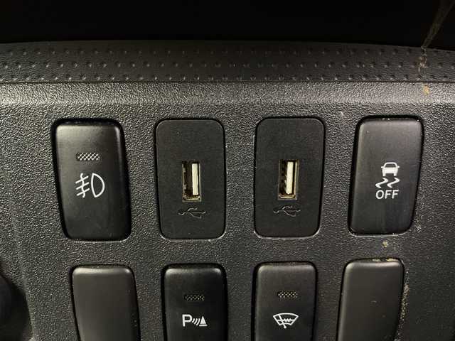 トヨタ ＦＪクルーザー 埼玉県 2014(平26)年 10.9万km オレンジ/ホワイト 社外ナビ/　（FM/AM/Bluetooth/iPod/DVD/CD）/フルセグテレビ/バックカメラ/ドライブレコーダー/フロアマット/コーナーセンサー/背面タイヤ/ETC