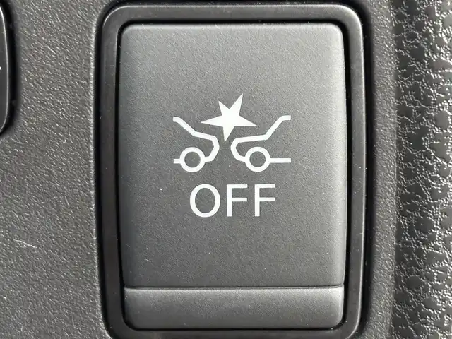 日産 ノート e－パワー X 福岡県 2018(平30)年 7.4万km ブリリアントホワイトパール 社外ナビ　/バックカメラ　/ＥＴＣ　/前方ドライブレコーダー　/エマージェンシーブレーキ　/車線逸脱防止支援システム　/横滑り防止装置　/車両接近通報装置　/プッシュスタート　/電動格納式ドアミラー　/純正フロアマット