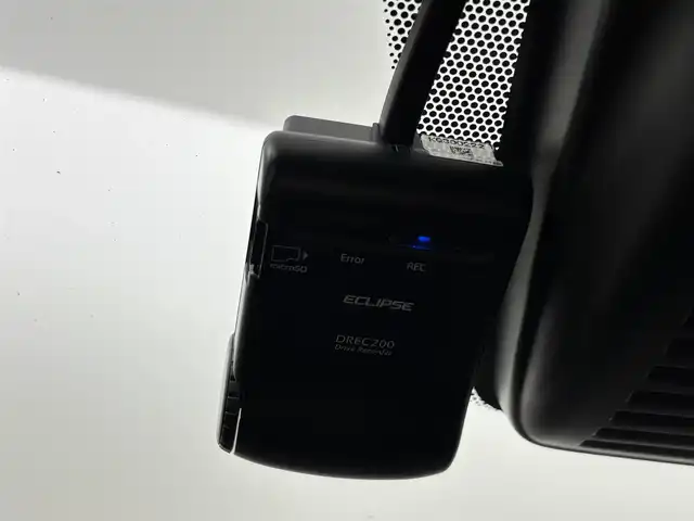 日産 ノート e－パワー X 福岡県 2018(平30)年 7.4万km ブリリアントホワイトパール 社外ナビ　/バックカメラ　/ＥＴＣ　/前方ドライブレコーダー　/エマージェンシーブレーキ　/車線逸脱防止支援システム　/横滑り防止装置　/車両接近通報装置　/プッシュスタート　/電動格納式ドアミラー　/純正フロアマット