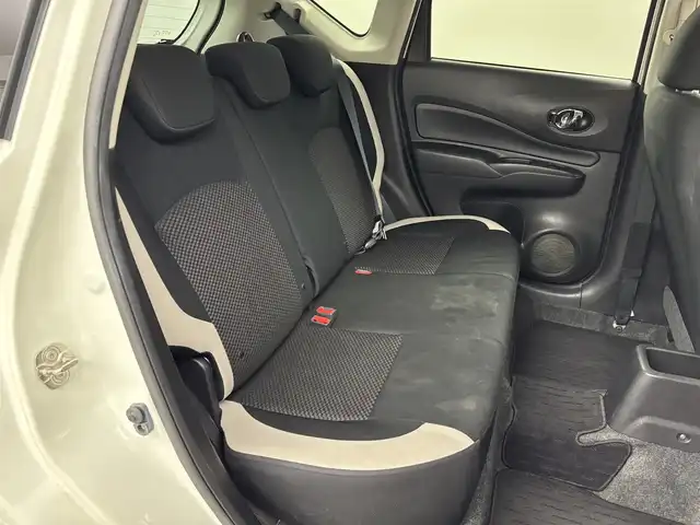 日産 ノート e－パワー X 福岡県 2018(平30)年 7.4万km ブリリアントホワイトパール 社外ナビ　/バックカメラ　/ＥＴＣ　/前方ドライブレコーダー　/エマージェンシーブレーキ　/車線逸脱防止支援システム　/横滑り防止装置　/車両接近通報装置　/プッシュスタート　/電動格納式ドアミラー　/純正フロアマット