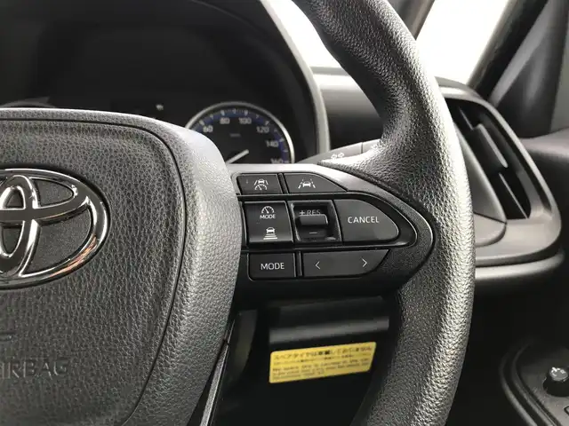 トヨタ ノア ハイブリッド X 鳥取県 2022(令4)年 6.1万km ホワイトパールクリスタルシャイン 純正8型DPオーディオ/BT/USB/Miracast/バックカメラ・ETC/トヨタセーフティセンス/レーンキープアシスト/レーダークルーズコントロール/クリアランスソナー/ドライブレコーダー/LEDヘットライト/両側イージークローザー/オートマチックハイビーム/AC100V充電/プッシュエンジンスタート/スマートキー/フロアマット/ドアバイザー