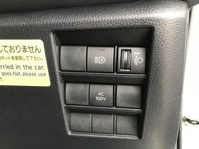 トヨタ ノア ハイブリッド X 鳥取県 2022(令4)年 6.1万km ホワイトパールクリスタルシャイン 純正8型DPオーディオ/BT/USB/Miracast/バックカメラ・ETC/トヨタセーフティセンス/レーンキープアシスト/レーダークルーズコントロール/クリアランスソナー/ドライブレコーダー/LEDヘットライト/両側イージークローザー/オートマチックハイビーム/AC100V充電/プッシュエンジンスタート/スマートキー/フロアマット/ドアバイザー