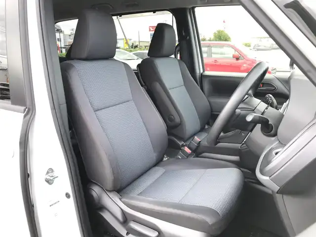 トヨタ ノア ハイブリッド X 鳥取県 2022(令4)年 6.1万km ホワイトパールクリスタルシャイン 純正8型DPオーディオ/BT/USB/Miracast/バックカメラ・ETC/トヨタセーフティセンス/レーンキープアシスト/レーダークルーズコントロール/クリアランスソナー/ドライブレコーダー/LEDヘットライト/両側イージークローザー/オートマチックハイビーム/AC100V充電/プッシュエンジンスタート/スマートキー/フロアマット/ドアバイザー