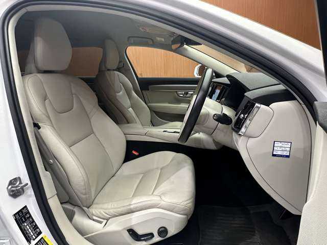 ボルボ Ｖ９０ D4 モメンタム 千葉県 2018(平30)年 5.3万km クリスタルホワイトP ＡＣＣ　/白革シート　/純正ナビ　/ＴＶ　/３６０°/Ｂｌｕｅｔｏｏｔｈ接続　/電動シート　/シートヒーター　/パークアシスト　/電動リアゲート　/ＬＥＤヘッドライト　/衝突軽減ブレーキ　/ＢＬＩＳ　/ＬＫＡ　/ＥＴＣ　/禁煙車