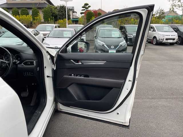 マツダ ＣＸ－８ XD プロアクティブ 静岡県 2018(平30)年 7万km スノーフレイクホワイトパールマイカ ●純正ディスプレイメモリーナビ/（フルセグ/CD/DVD/Bluetooth）/●全方位カメラ/●レーダークルーズコントロール/●スマートブレーキサポート/●前後パーキングセンサー/●レーンキープアシストシステム/●トランクションコントロールシステム/●ブラインドスポットモニタリング/●電動パーキングブレーキ/●オートブレーキホールド/●i-stop/●LEDヘッドライト/●オートライト/●革巻きステアリング/●ステアリングスイッチ/●電動格納ウインカーミラー/●運転席パワーシート/●シートメモリ/●運転席＆助手席シートヒーター/●ETC/●社外フロアマット/●ドアバイザー/●前後ドライブレコーダー/●プッシュスタート/●スマートキー/●純正19インチアルミホイール/●W+サイド+カーテンSRS+ABS