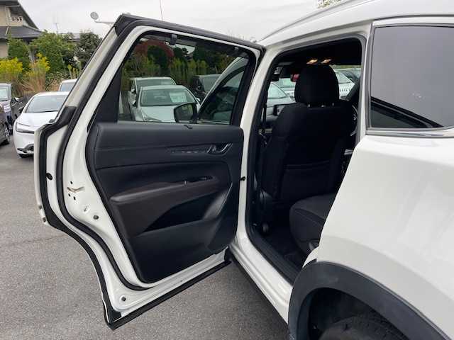 マツダ ＣＸ－８ XD プロアクティブ 静岡県 2018(平30)年 7万km スノーフレイクホワイトパールマイカ ●純正ディスプレイメモリーナビ/（フルセグ/CD/DVD/Bluetooth）/●全方位カメラ/●レーダークルーズコントロール/●スマートブレーキサポート/●前後パーキングセンサー/●レーンキープアシストシステム/●トランクションコントロールシステム/●ブラインドスポットモニタリング/●電動パーキングブレーキ/●オートブレーキホールド/●i-stop/●LEDヘッドライト/●オートライト/●革巻きステアリング/●ステアリングスイッチ/●電動格納ウインカーミラー/●運転席パワーシート/●シートメモリ/●運転席＆助手席シートヒーター/●ETC/●社外フロアマット/●ドアバイザー/●前後ドライブレコーダー/●プッシュスタート/●スマートキー/●純正19インチアルミホイール/●W+サイド+カーテンSRS+ABS