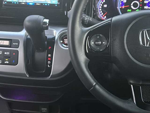 ホンダ Ｎ ＷＧＮ カスタム G Aパッケージ 愛知県 2014(平26)年 7万km プレミアムホワイトパール クルーズコントロール/ハーフレザーシート/社外7インチSDナビ/バックカメラ/フルセグ/Ｂｌｕｅｔｏｏｔｈ/純正ＡＷ/電格ミラー/ドアバイザー/ステアリモコン/タイヤ７月に交換済み/保証書/取扱説明書/記録簿