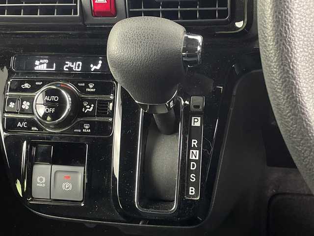 ダイハツ タント カスタム X 埼玉県 2023(令5)年 2.7万km シャイニングホワイトパール 純正ナビ/　(Bluetooth/USB/DVD/CD/HDMI/FM/AM)/フルセグテレビ/バックカメラ/ETC/前方ドライブレコーダー/両側パワースライドドア/ハーフレザーシート/運転席・助手席シートヒーター/衝突被害軽減ブレーキ/車線逸脱警報/クリアランスソナー/オートハイビーム/オートLEDライト/電子パーキングシステム/ブレーキホールド/プッシュスタート/純正14インチアルミホイール