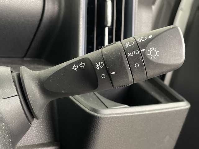 ダイハツ タント カスタム X 埼玉県 2023(令5)年 2.7万km シャイニングホワイトパール 純正ナビ/　(Bluetooth/USB/DVD/CD/HDMI/FM/AM)/フルセグテレビ/バックカメラ/ETC/前方ドライブレコーダー/両側パワースライドドア/ハーフレザーシート/運転席・助手席シートヒーター/衝突被害軽減ブレーキ/車線逸脱警報/クリアランスソナー/オートハイビーム/オートLEDライト/電子パーキングシステム/ブレーキホールド/プッシュスタート/純正14インチアルミホイール