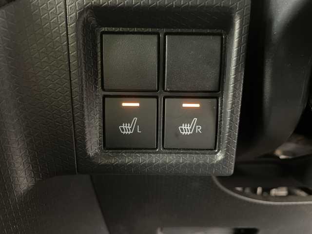 ダイハツ タント カスタム X 埼玉県 2023(令5)年 2.7万km シャイニングホワイトパール 純正ナビ/　(Bluetooth/USB/DVD/CD/HDMI/FM/AM)/フルセグテレビ/バックカメラ/ETC/前方ドライブレコーダー/両側パワースライドドア/ハーフレザーシート/運転席・助手席シートヒーター/衝突被害軽減ブレーキ/車線逸脱警報/クリアランスソナー/オートハイビーム/オートLEDライト/電子パーキングシステム/ブレーキホールド/プッシュスタート/純正14インチアルミホイール