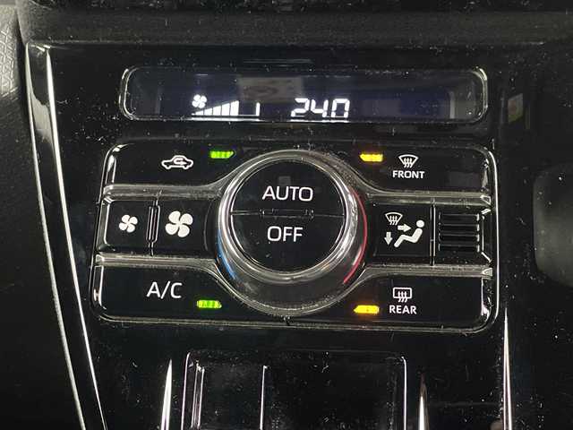 ダイハツ タント カスタム X 埼玉県 2023(令5)年 2.7万km シャイニングホワイトパール 純正ナビ/　(Bluetooth/USB/DVD/CD/HDMI/FM/AM)/フルセグテレビ/バックカメラ/ETC/前方ドライブレコーダー/両側パワースライドドア/ハーフレザーシート/運転席・助手席シートヒーター/衝突被害軽減ブレーキ/車線逸脱警報/クリアランスソナー/オートハイビーム/オートLEDライト/電子パーキングシステム/ブレーキホールド/プッシュスタート/純正14インチアルミホイール