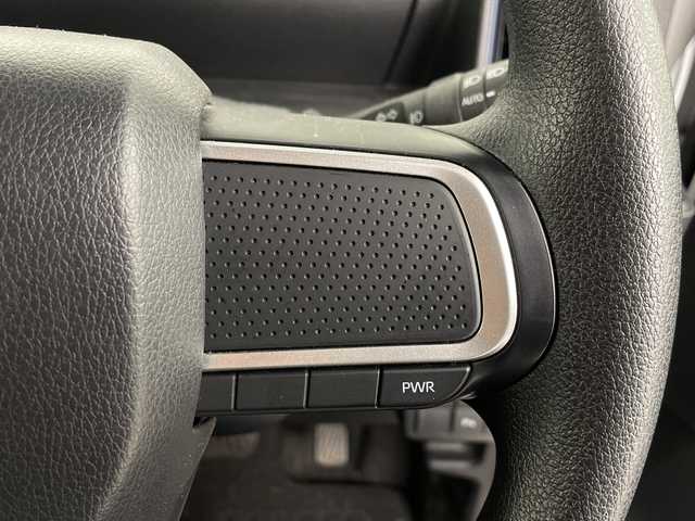 ダイハツ タント カスタム X 埼玉県 2023(令5)年 2.7万km シャイニングホワイトパール 純正ナビ/　(Bluetooth/USB/DVD/CD/HDMI/FM/AM)/フルセグテレビ/バックカメラ/ETC/前方ドライブレコーダー/両側パワースライドドア/ハーフレザーシート/運転席・助手席シートヒーター/衝突被害軽減ブレーキ/車線逸脱警報/クリアランスソナー/オートハイビーム/オートLEDライト/電子パーキングシステム/ブレーキホールド/プッシュスタート/純正14インチアルミホイール