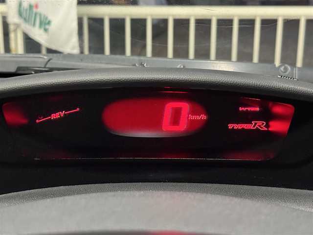 ホンダ シビック タイプR ユーロ 兵庫県 2009(平21)年 3.5万km チャンピオンシップホワイト アドバン18インチAW/Defiインマニ圧メーター/DefiアドバンスZDマルチ表示計/社外ポータブルナビ/ETC/ステアリングリモコン/純正オーディオ/リアパーキングセンサー/革巻きステアリング/タイプR専用シート/6速MT/キセノンヘッドライト/キーレスキー/プッシュスタート/純正ホイール積み込み（スタッドレス）