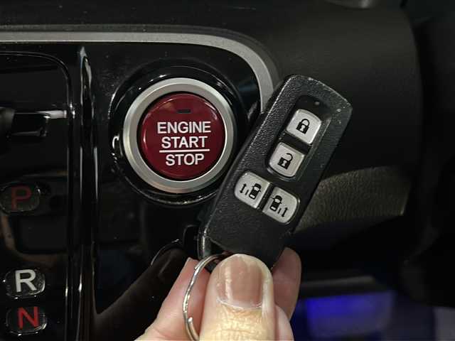 ホンダ Ｎ ＢＯＸ カスタム G SSパッケージ 東京都 2013(平25)年 8.9万km プレミアムゴールドパープルパール (株)IDOMが運営する【じしゃロン国分寺店】の自社ローン対象車両になります。こちらは現金ご利用時の価格です。自社ローンご希望の方は別途その旨お申付け下さい。/両側パワースライドドア/社外メモリナビ（ストラーダ CN-R300D）/フルセグテレビ/黒革巻きステアリング/フォグランプ/オートライト/ETC/HID