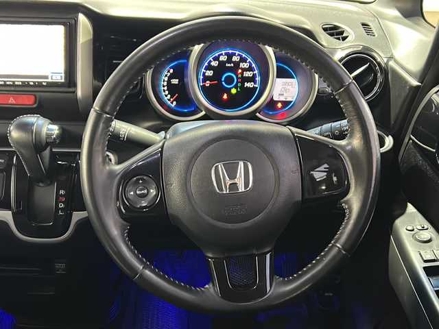 ホンダ Ｎ ＢＯＸ カスタム G SSパッケージ 東京都 2013(平25)年 8.9万km プレミアムゴールドパープルパール (株)IDOMが運営する【じしゃロン国分寺店】の自社ローン対象車両になります。こちらは現金ご利用時の価格です。自社ローンご希望の方は別途その旨お申付け下さい。/両側パワースライドドア/社外メモリナビ（ストラーダ CN-R300D）/フルセグテレビ/黒革巻きステアリング/フォグランプ/オートライト/ETC/HID