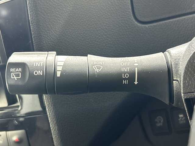 日産 セレナ ハイウェイS S HV Aセーフ 佐賀県 2014(平26)年 6.3万km ブリリアントホワイトパール 社外ＳＤナビ/（AM FM SD USB Ipod HDMI AUX Bluetooth）/後席用モニター　/全方位カメラ　/ETC/ワンセグTV/横滑り防止　/ふらつき警報　/衝突軽減　/レーンキープアシスト　/クルーズコントロール　/両側電動パワースライドドア　/純正フロアマット　/純正１６インチアルミホイール/スマートキー/スペアキー/電動格納ミラー/ドアバイザー