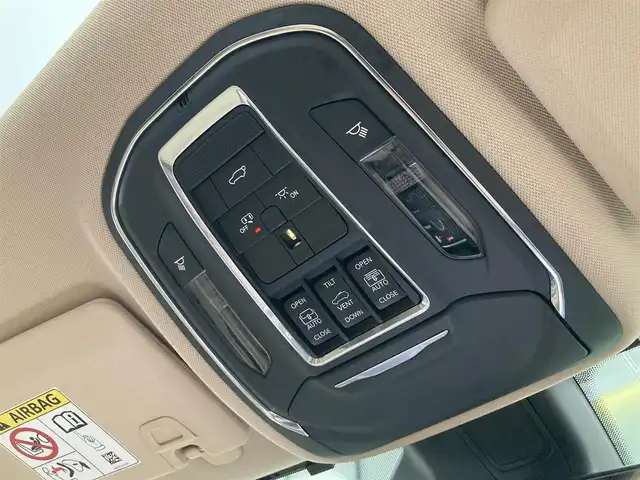 クライスラー・ジープ ジープ グランドチェロキーＬ リミテッド 香川県 2022(令4)年 2.4万km ガンＭ 登録時走行距離：23592km/メーカー純正ナビ/　BT フルセグTV/全方位カメラ/サンルーフ/ベージュレザーシート/パワーシート/シートヒーター/シートベンチレーション/ステアリングヒーター/革巻きステアリング/ステアリングスイッチ/衝突被害軽減装置/レーンキープアシスト/レーダークルーズコントロール/クリアランスソナー/ブラインドスポットモニター/ヘッドアップディスプレイ/LEDヘッドライト/オートライト/フォグランプ/リアフォグ/電子パーキングブレーキ/ETC2.0/前後ドライブレコーダー/プッシュスタート/スマートキー/スペアキー