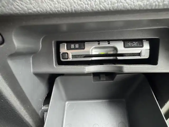 トヨタ ヴォクシー ZS 愛知県 2007(平19)年 19.3万km ダークバイオレットマイカメタリック 純正HDDナビ/　・CD/DVD/BT/ワンセグ/バックカメラ/ステアリングリモコン/パドルシフト/MTモード/ETC/3列シート/ウォークスルー/純正フロアマット/両側パワースライドドア/純正18インチアルミホイール/スマートキー