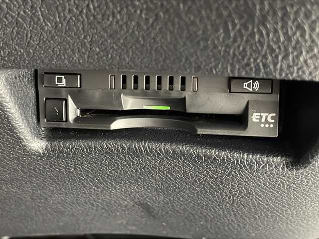 トヨタ シエンタ ハイブリッド G クエロ 千葉県 2019(平31)年 1.7万km ホワイトパールクリスタルシャイン ワンオーナー/純正SDナビ/（フルセグ/Bluetooth/CD/DVD/FM/AM）/レーンキープアシスト/プリクラッシュセーフティ/クリアランスソナー/先行車発進お知らせ/両側パワースライドドア/全方位カメラ/クルーズコントロール/ハーフレザーシート/革巻きステアリング/ステアリングスイッチ/ビルトインETC/オートマチックハイビーム/オートライト/LEDヘッドライト/フォグライト/スマートキー/プッシュスタート/横滑り防止