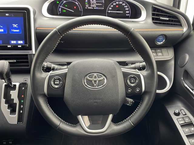 トヨタ シエンタ ハイブリッド G クエロ 千葉県 2019(平31)年 1.7万km ホワイトパールクリスタルシャイン ワンオーナー/純正SDナビ/（フルセグ/Bluetooth/CD/DVD/FM/AM）/レーンキープアシスト/プリクラッシュセーフティ/クリアランスソナー/先行車発進お知らせ/両側パワースライドドア/全方位カメラ/クルーズコントロール/ハーフレザーシート/革巻きステアリング/ステアリングスイッチ/ビルトインETC/オートマチックハイビーム/オートライト/LEDヘッドライト/フォグライト/スマートキー/プッシュスタート/横滑り防止