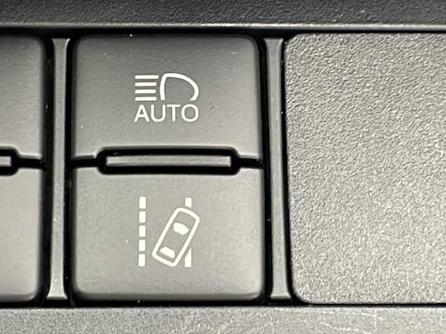 トヨタ シエンタ ハイブリッド G クエロ 千葉県 2019(平31)年 1.7万km ホワイトパールクリスタルシャイン ワンオーナー/純正SDナビ/（フルセグ/Bluetooth/CD/DVD/FM/AM）/レーンキープアシスト/プリクラッシュセーフティ/クリアランスソナー/先行車発進お知らせ/両側パワースライドドア/全方位カメラ/クルーズコントロール/ハーフレザーシート/革巻きステアリング/ステアリングスイッチ/ビルトインETC/オートマチックハイビーム/オートライト/LEDヘッドライト/フォグライト/スマートキー/プッシュスタート/横滑り防止