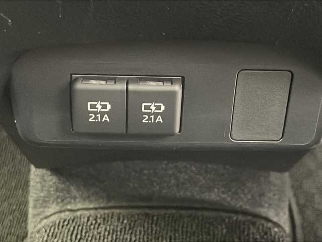 トヨタ シエンタ ハイブリッド G クエロ 千葉県 2019(平31)年 1.7万km ホワイトパールクリスタルシャイン ワンオーナー/純正SDナビ/（フルセグ/Bluetooth/CD/DVD/FM/AM）/レーンキープアシスト/プリクラッシュセーフティ/クリアランスソナー/先行車発進お知らせ/両側パワースライドドア/全方位カメラ/クルーズコントロール/ハーフレザーシート/革巻きステアリング/ステアリングスイッチ/ビルトインETC/オートマチックハイビーム/オートライト/LEDヘッドライト/フォグライト/スマートキー/プッシュスタート/横滑り防止