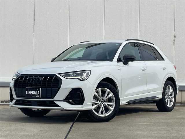 アウディ Ｑ３ 東京都 2022(令4)年 2.4万km グレイシアホワイトメタリック コンビニエンス&アシスタンスパッケージ/・シートヒーター（フロント/・フロントシート電動調整機能・ランバーサポート4ウェイ/（フロント）/・オートマチックテールゲート/・アウディホールドアシスト/・アダプティブクルーズアシスト/・ハイビームアシスト/・サイドアシスト/・リヤクロストラフィックアシスト/・エマージェンシーアシスト/ブラックAudi rings & ブラックスタイリングパッケージ