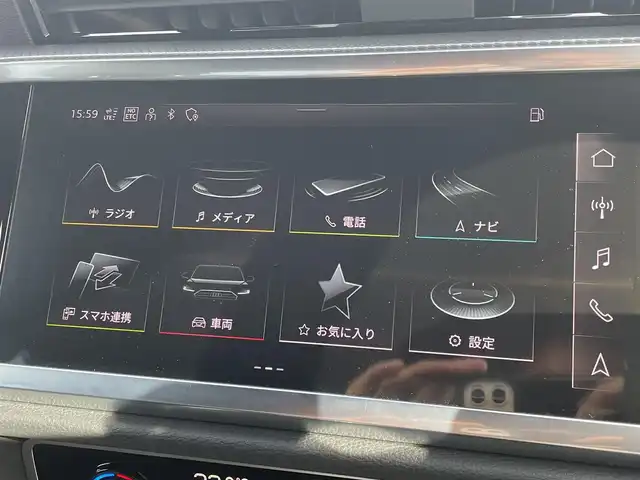 アウディ Ｑ３ 東京都 2022(令4)年 2.4万km グレイシアホワイトメタリック コンビニエンス&アシスタンスパッケージ/・シートヒーター（フロント/・フロントシート電動調整機能・ランバーサポート4ウェイ/（フロント）/・オートマチックテールゲート/・アウディホールドアシスト/・アダプティブクルーズアシスト/・ハイビームアシスト/・サイドアシスト/・リヤクロストラフィックアシスト/・エマージェンシーアシスト/ブラックAudi rings & ブラックスタイリングパッケージ