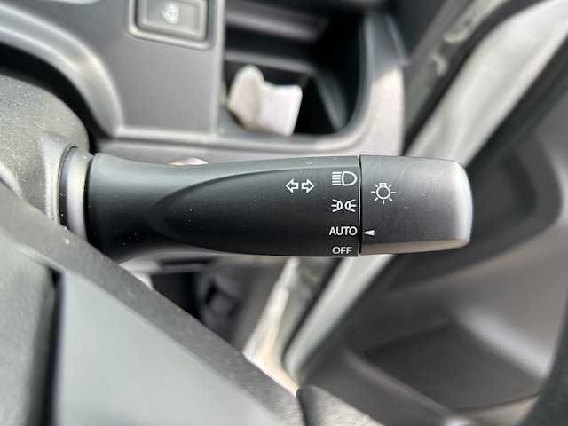 スズキ ソリオ 大阪府 2019(令1)年 2.1万km ピュアホワイトP KENWOODナビ/バックカメラ/ABS/横滑り防止装置/コーナーセンサー（前後）/レーンキープアシスト/盗難防止装置/衝突軽減システム/アイドリングストップ/クルーズコントロール（追従走行有）/オートライト/オートハイビーム/純正アルミホイール/片側パワースライドドア/ミュージックプレイヤー接続/CDチェンジャー/スマートキー