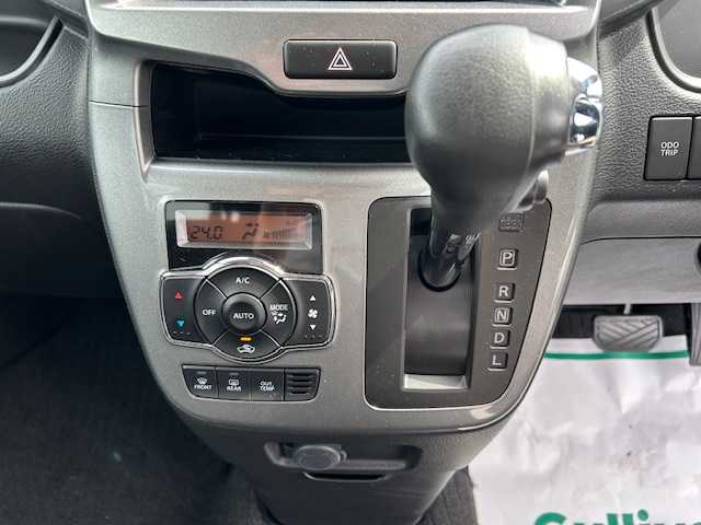 スズキ ソリオ 大阪府 2019(令1)年 2.1万km ピュアホワイトP KENWOODナビ/バックカメラ/ABS/横滑り防止装置/コーナーセンサー（前後）/レーンキープアシスト/盗難防止装置/衝突軽減システム/アイドリングストップ/クルーズコントロール（追従走行有）/オートライト/オートハイビーム/純正アルミホイール/片側パワースライドドア/ミュージックプレイヤー接続/CDチェンジャー/スマートキー