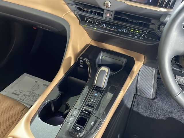 トヨタ クラウン スポーツ Z 福岡県 2024(令6)年 1万km プレシャスホワイトパール ・純正ナビ/・USＢ/・フルセグＴＶ/・全方位カメラ/・録画機能付デジタルインナーミラー/・ビルトインETC2.0/・本革シート/・パノラマルーフ/・TSS/・置くだけ充電/・シートヒーター/・シートベンチレーション/・ACC