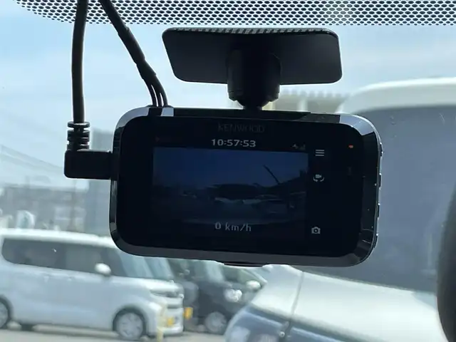 トヨタ カローラツーリング ハイブリッド ダブルバイビー 滋賀県 2020(令2)年 1.6万km ホワイトパールクリスタルシャイン 禁煙車/純正9インチナビ/・フルセグTV・Bluetooth・Miracast・AM・FM/モデリスタエアロ/バックカメラ/ビルトインETC/前後ドライブレコーダー/電動パーキングブレーキ/ブレーキホールド/レーダークルーズコントロール/ハーフレザーシート/ハーフレザーシート/横滑り防止機能/オートハイビーム/ブラインドスポットモニター/純正フロアマット/純正17インチアルミホイール