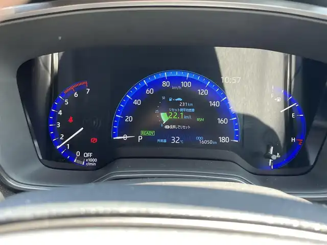 トヨタ カローラツーリング ハイブリッド ダブルバイビー 滋賀県 2020(令2)年 1.6万km ホワイトパールクリスタルシャイン 禁煙車/純正9インチナビ/・フルセグTV・Bluetooth・Miracast・AM・FM/モデリスタエアロ/バックカメラ/ビルトインETC/前後ドライブレコーダー/電動パーキングブレーキ/ブレーキホールド/レーダークルーズコントロール/ハーフレザーシート/ハーフレザーシート/横滑り防止機能/オートハイビーム/ブラインドスポットモニター/純正フロアマット/純正17インチアルミホイール