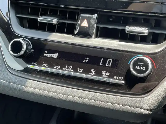 トヨタ カローラツーリング ハイブリッド ダブルバイビー 滋賀県 2020(令2)年 1.6万km ホワイトパールクリスタルシャイン 禁煙車/純正9インチナビ/・フルセグTV・Bluetooth・Miracast・AM・FM/モデリスタエアロ/バックカメラ/ビルトインETC/前後ドライブレコーダー/電動パーキングブレーキ/ブレーキホールド/レーダークルーズコントロール/ハーフレザーシート/ハーフレザーシート/横滑り防止機能/オートハイビーム/ブラインドスポットモニター/純正フロアマット/純正17インチアルミホイール
