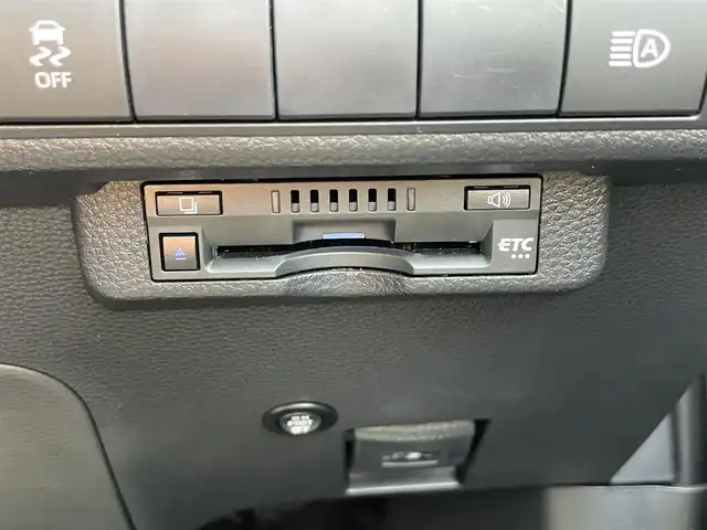 トヨタ カローラツーリング ハイブリッド ダブルバイビー 滋賀県 2020(令2)年 1.6万km ホワイトパールクリスタルシャイン 禁煙車/純正9インチナビ/・フルセグTV・Bluetooth・Miracast・AM・FM/モデリスタエアロ/バックカメラ/ビルトインETC/前後ドライブレコーダー/電動パーキングブレーキ/ブレーキホールド/レーダークルーズコントロール/ハーフレザーシート/ハーフレザーシート/横滑り防止機能/オートハイビーム/ブラインドスポットモニター/純正フロアマット/純正17インチアルミホイール