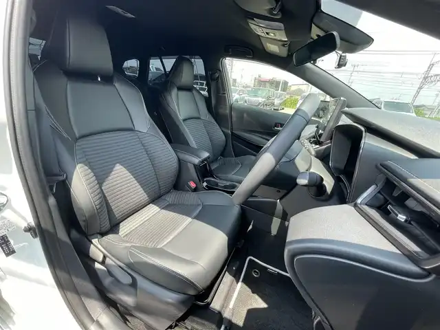 トヨタ カローラツーリング ハイブリッド ダブルバイビー 滋賀県 2020(令2)年 1.6万km ホワイトパールクリスタルシャイン 禁煙車/純正9インチナビ/・フルセグTV・Bluetooth・Miracast・AM・FM/モデリスタエアロ/バックカメラ/ビルトインETC/前後ドライブレコーダー/電動パーキングブレーキ/ブレーキホールド/レーダークルーズコントロール/ハーフレザーシート/ハーフレザーシート/横滑り防止機能/オートハイビーム/ブラインドスポットモニター/純正フロアマット/純正17インチアルミホイール