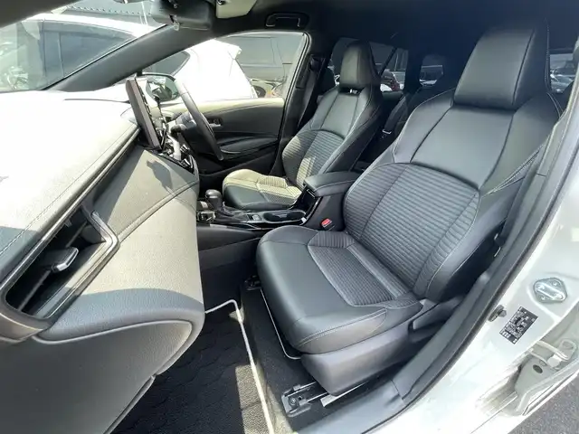 トヨタ カローラツーリング ハイブリッド ダブルバイビー 滋賀県 2020(令2)年 1.6万km ホワイトパールクリスタルシャイン 禁煙車/純正9インチナビ/・フルセグTV・Bluetooth・Miracast・AM・FM/モデリスタエアロ/バックカメラ/ビルトインETC/前後ドライブレコーダー/電動パーキングブレーキ/ブレーキホールド/レーダークルーズコントロール/ハーフレザーシート/ハーフレザーシート/横滑り防止機能/オートハイビーム/ブラインドスポットモニター/純正フロアマット/純正17インチアルミホイール
