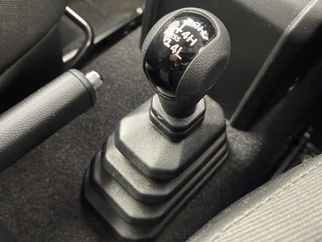 スズキ ジムニー XC 栃木県 2021(令3)年 2.3万km ピュアホワイトP ＫＥＮＷＯＯＤオーディオ（U330BTH)/デュアルセンサーブレーキサポート/クルーズコントロール/シートヒーター/AUTOエアコン/AUTOライト/LEDヘッドライト/純正フロアマット/純正ドアバイザー