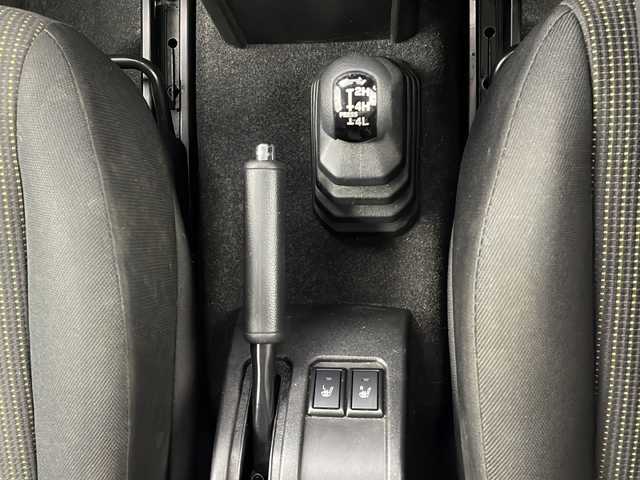 スズキ ジムニー XC 栃木県 2021(令3)年 2.3万km ピュアホワイトP ＫＥＮＷＯＯＤオーディオ（U330BTH)/デュアルセンサーブレーキサポート/クルーズコントロール/シートヒーター/AUTOエアコン/AUTOライト/LEDヘッドライト/純正フロアマット/純正ドアバイザー