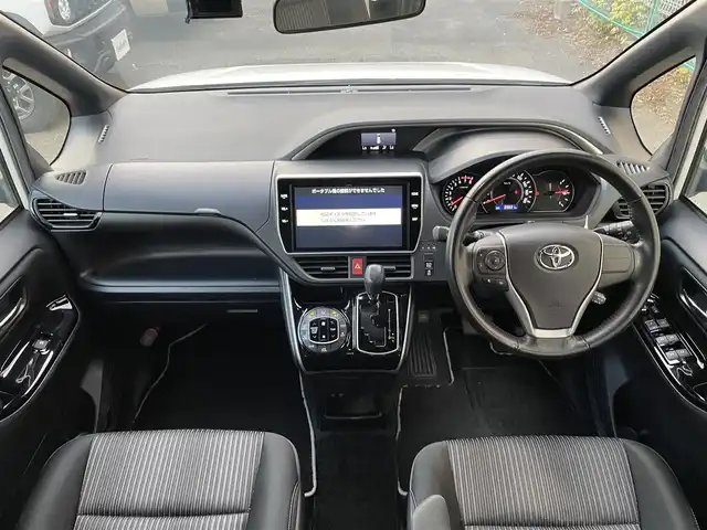トヨタ ヴォクシー ZS 煌 東京都 2018(平30)年 4万km ホワイトパールクリスタルシャイン ワンオーナー　/純正９型メモリナビ＆フルセグ　/・BluetoothAudio/・CD/SD/DVD/AM/FM/ＬＥＤヘッドライト　/前後ドライブレコーダー　/両側パワースライドドア　/・バックドアイージークローザー/セーフティセンス　/・プリクラッシュセーフティ/・レーンディパーチャーアラート /・クルーズコントロール /・先行車発進お知らせ/・オートマチックハイビーム/スマートエントリーシステム/プッシュエンジンスタート/保証書＆取説/Wエアバック＆ABS